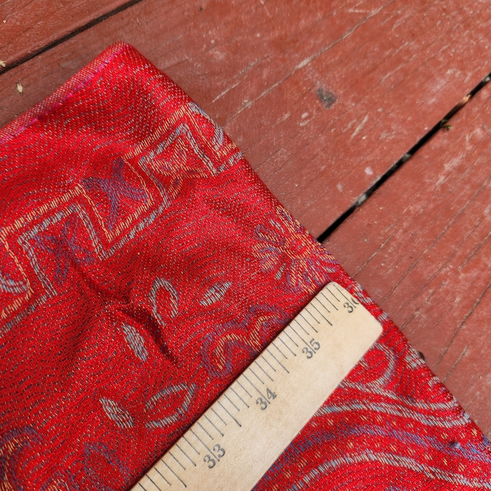PASHMINA Cashmere Scarf Red Paisley Floral Wrap Shawl Fringe Soft 27 x 72 - Picture 6 of 8